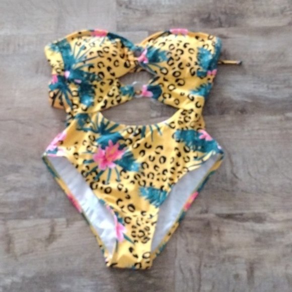 NWT Decree Leopard Print Monokini womens yellow Swimsuit w/ Corset Back - Size M - Picture 5 of 7